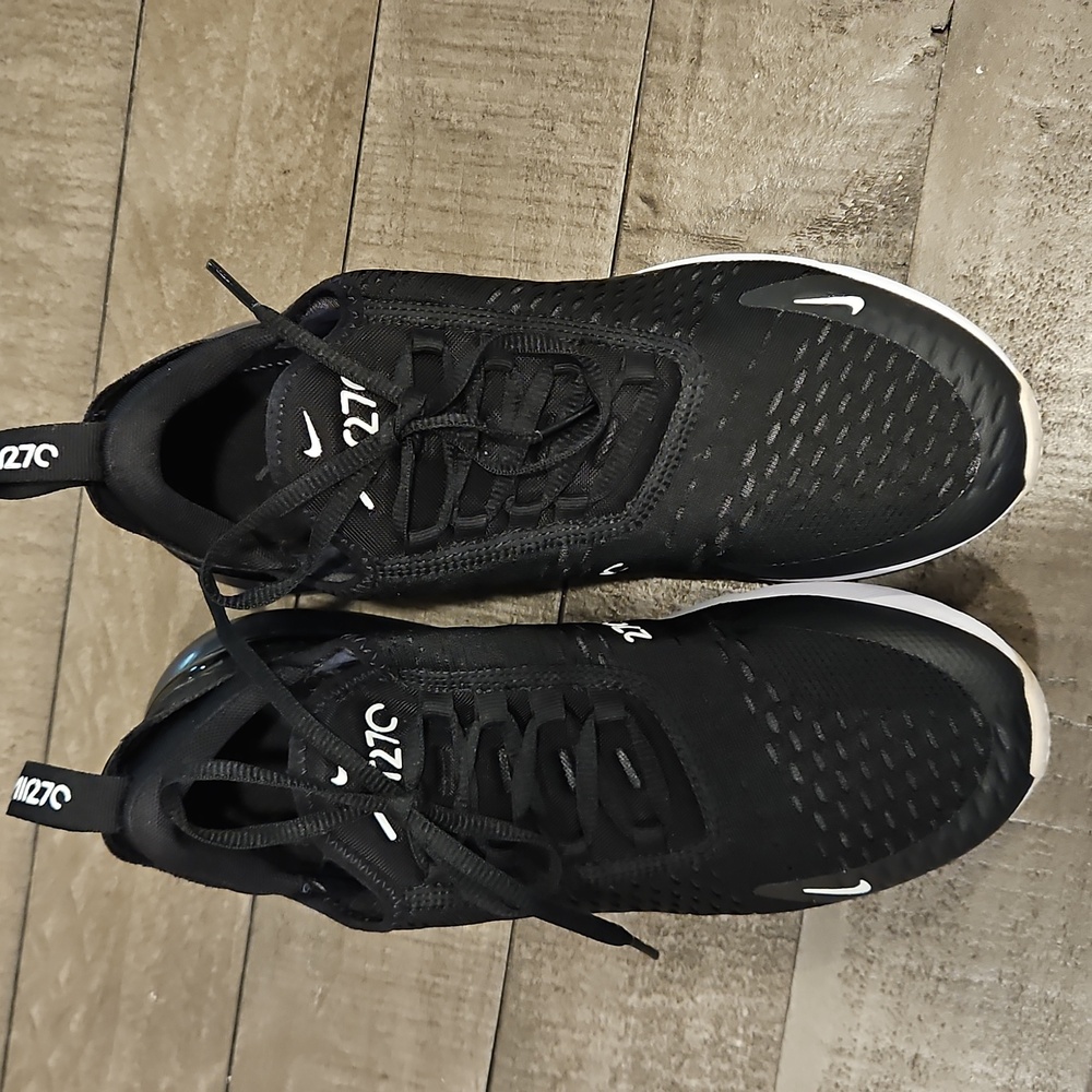 Nike Air 270 Size 8.5